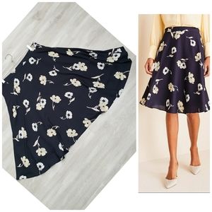 New ANN TAYLOR Sunny Poppy Full Navy Skirt size 10